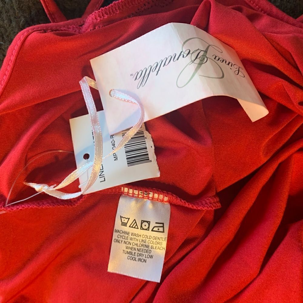 Linea Donatella red Racer back tank size M - Picture 5 of 7
